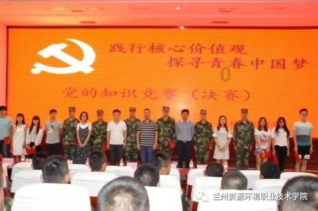 今年什么时候贴春联？